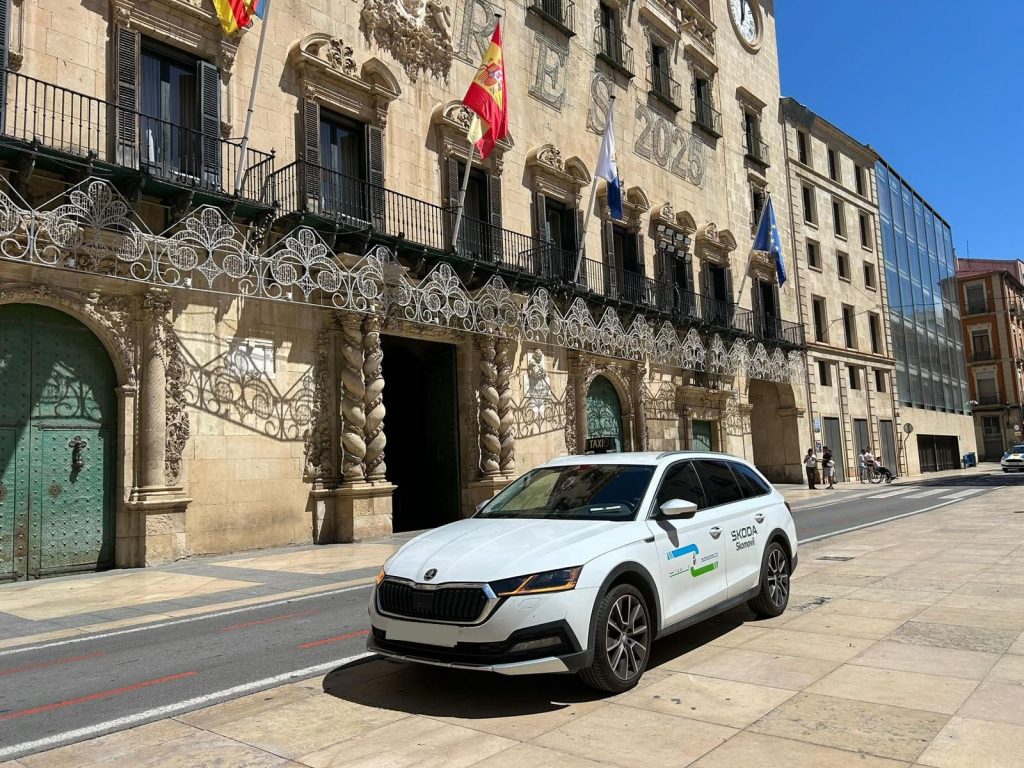 murcia del carmen railway station coche amplio comodo taxipinatar.es